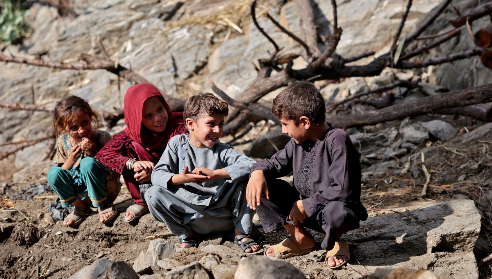 afganistanda deprem 157 bin ogrenci egitim alamiyor mBl8aIqW