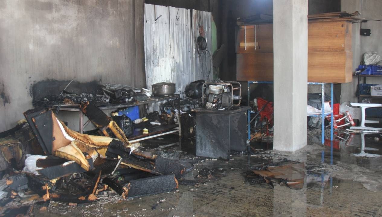 antalyada bir evin deposunda yangin e6vtjEPp