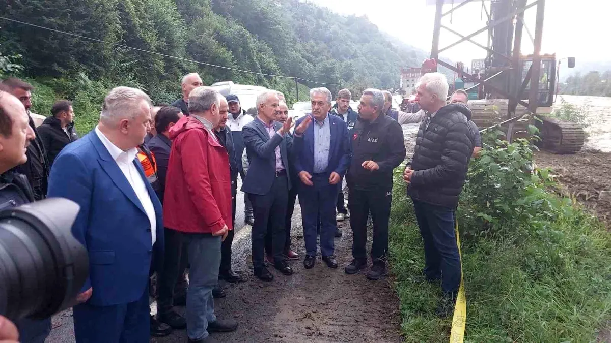 bakanlar rizede sel ve heyelan incelemesi KEe6G2Ma