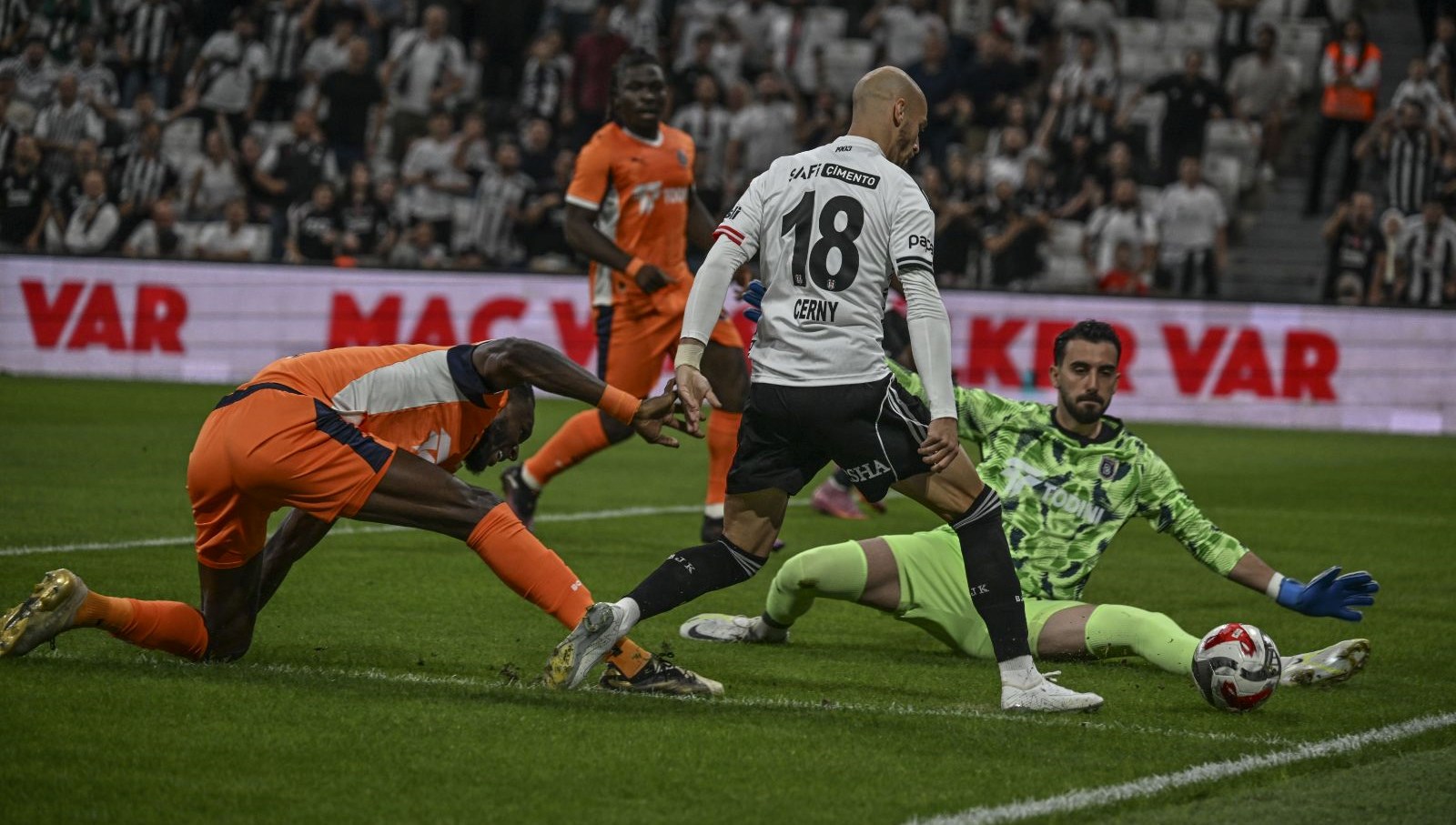 dolmabahcede nefes kesen mac besiktas basaksehiri son dakikada yendi pTe9txZy