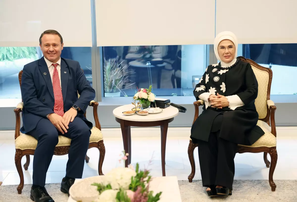 emine erdogan kosova cumhurbaskaninin esi ile gorustu faJQzz3B