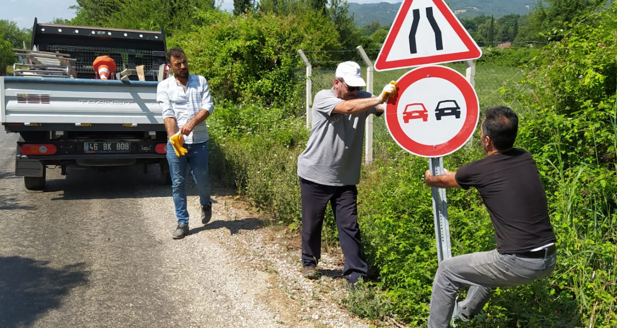 19 bin 46 trafik levhasi apar topar kaldirildi istenedeni EtCgOWs2