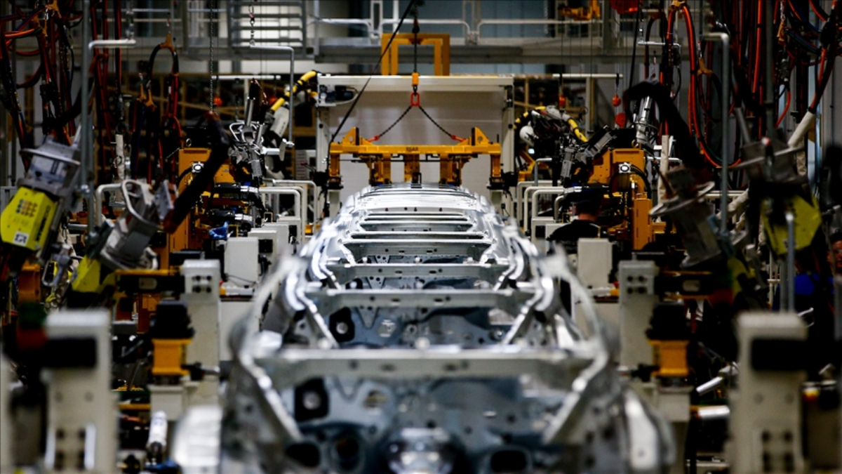 eylulde otomotiv ihracati 36 milyar dolari buldu G6Fyp5Fl