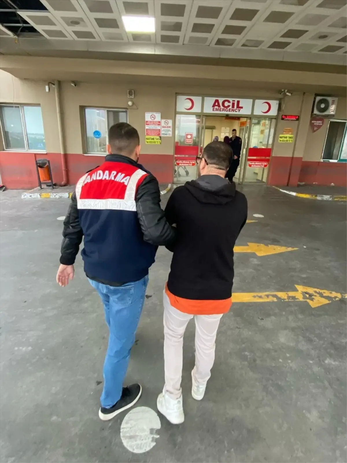 izmirde deas operasyonu 18 gozalti HfAIvxXK.jpg