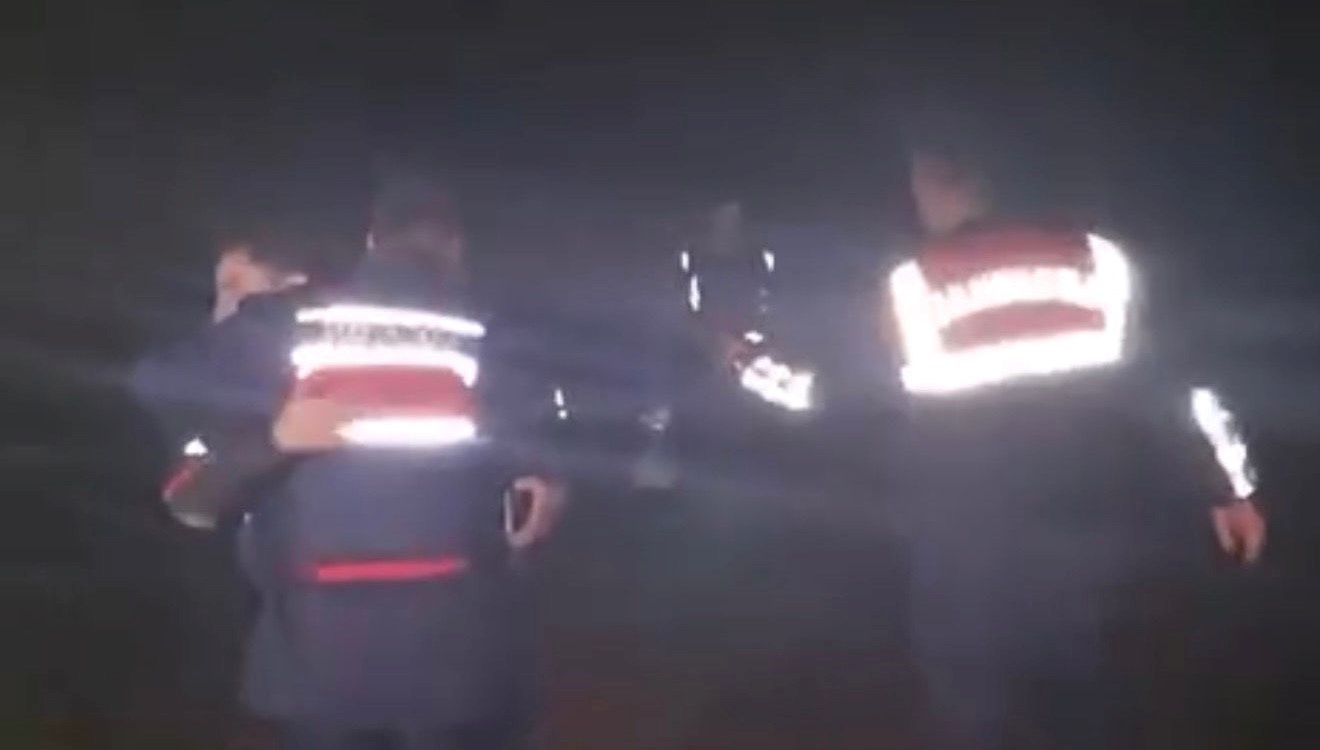 mantar pesinde kayboldular ekipler bes saat sonra buldu 3qJBs2RI.jpg