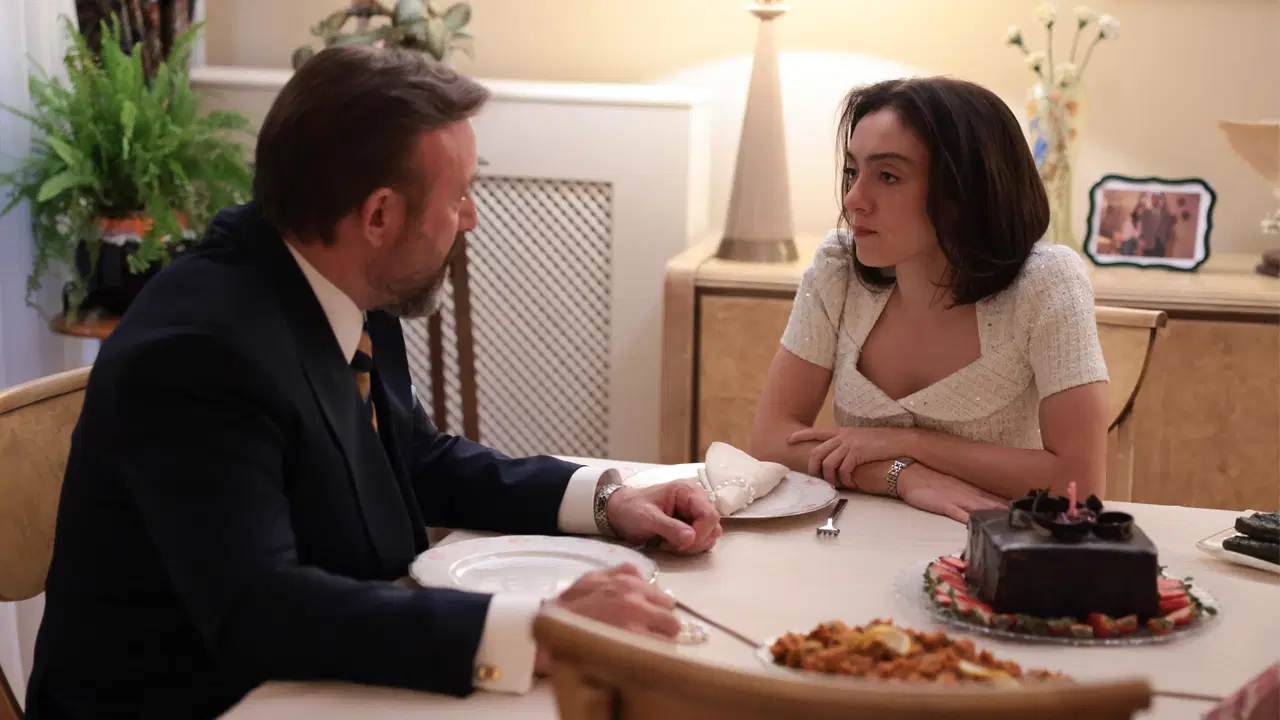 reytingleri yukselmisti kral kaybederseye doktor gulser ve asistani tuna geliyor vZUWZnwP.jpg