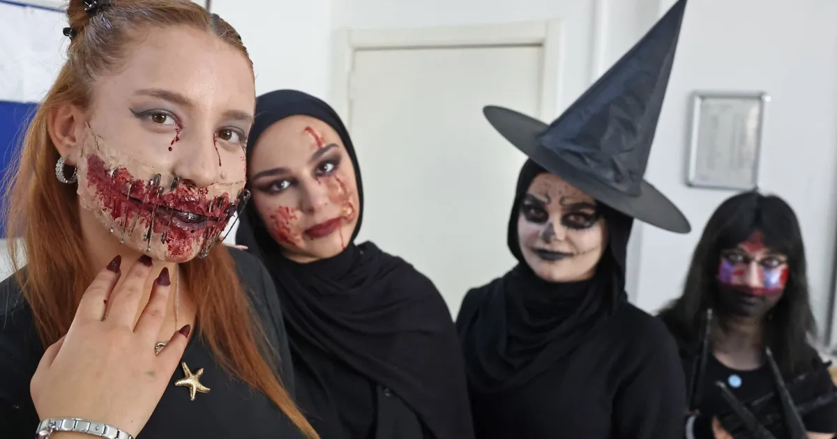 antalyada atabem kursiyerlerden korku filmi makyaji 1hlunz4I.webp