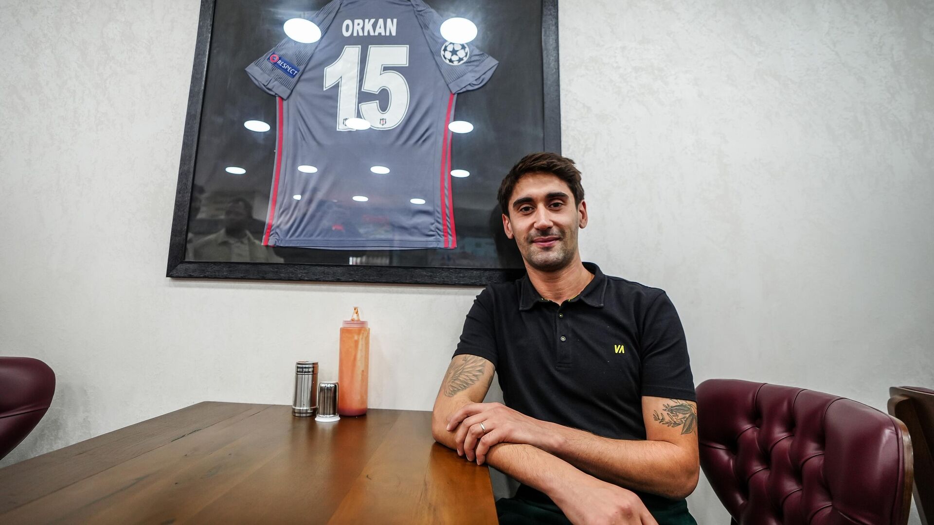 bir donem sampiyonlar liginde forma giyiyordu unlu futbolcu orkan cinar doner ustasi oldu L9STSq1M.jpg