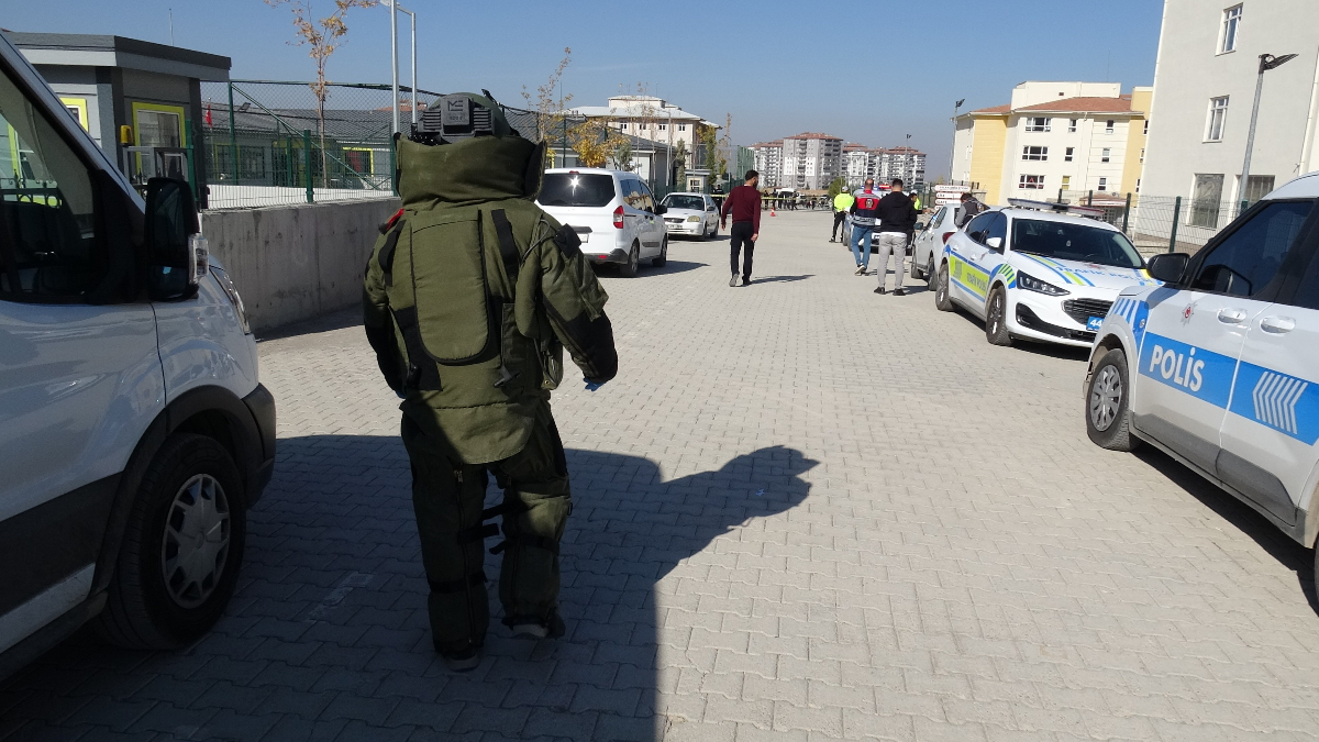 malatyada okul yerleskesinde supheli cisim panigi OjTCZHeO.jpg