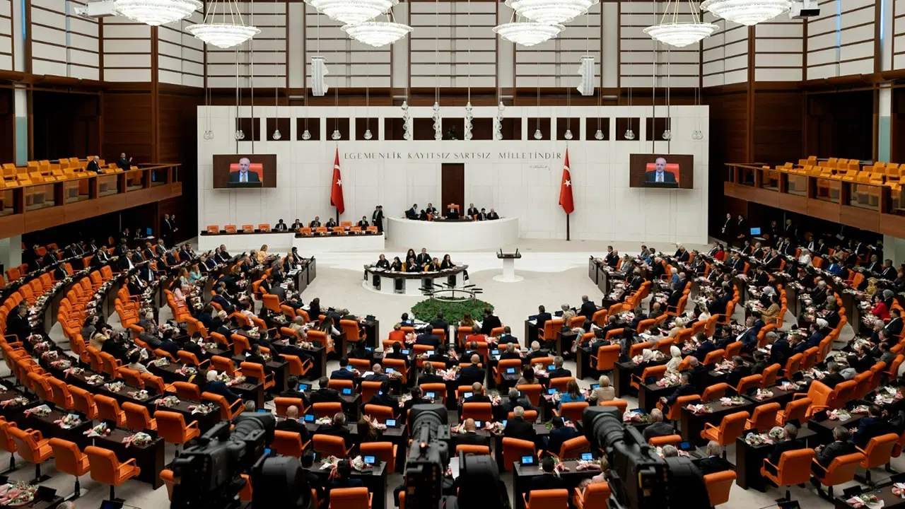 Kat Malikleri Artık Aidat Miktarını Belirleyecek: Meclis’ten Yeni Düzenleme Geçti