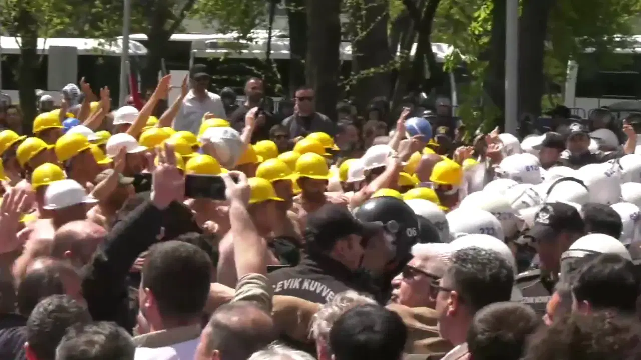 Maden İşçilerinin Ankara Yürüyüşüne Polis Engeli