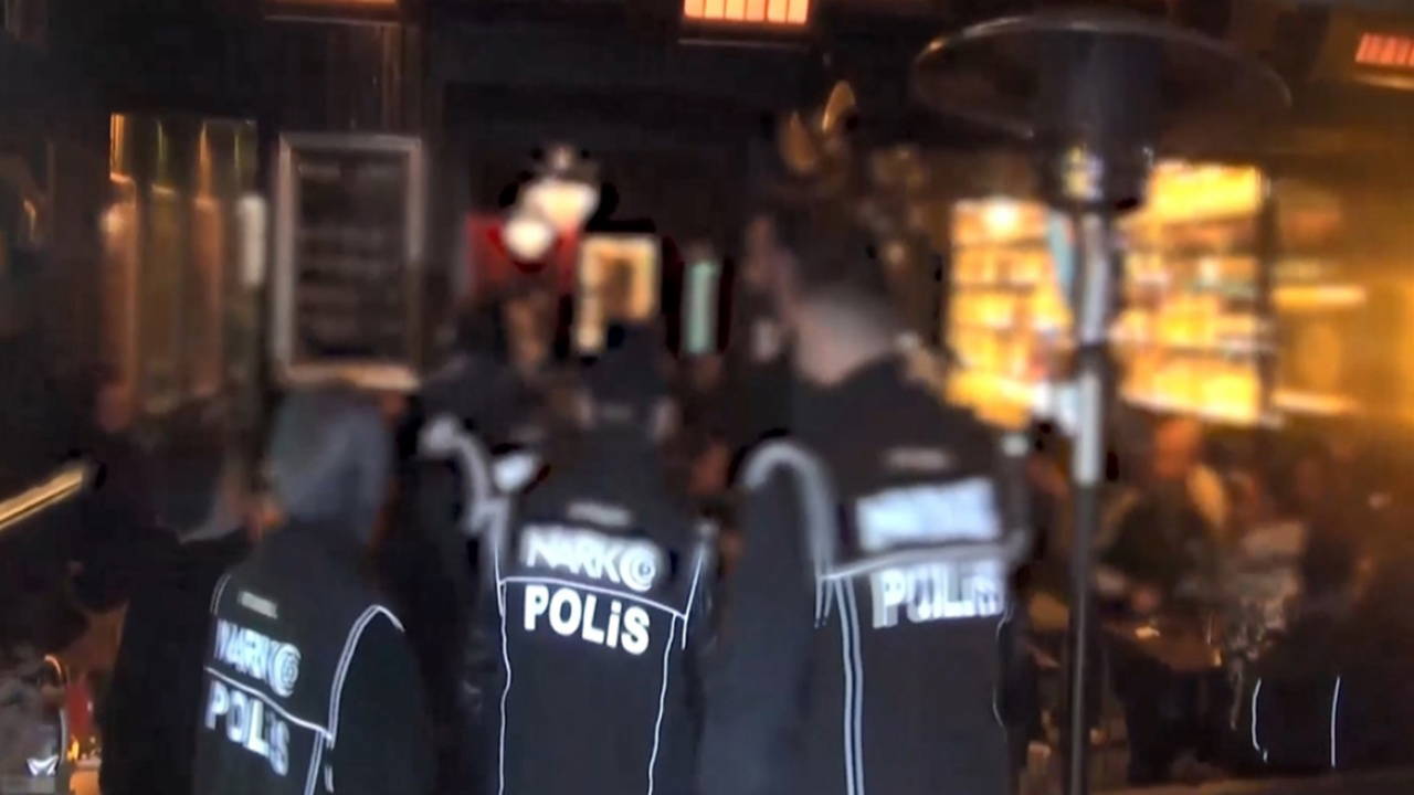 Kadıköy’de Eğlence Mekanlarına Yönelik Büyük Operasyon: 100’den Fazla Gözaltı