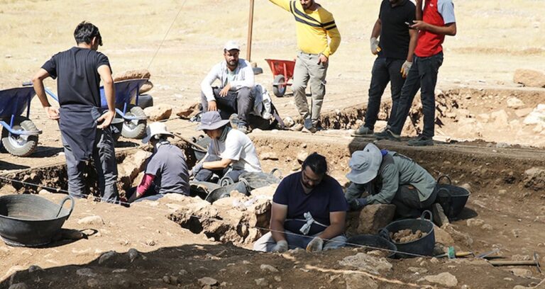 10-bin-yil-oncesine-ait-sus-esyalari-bulundu-ztjZvbtt
