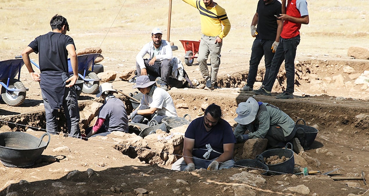 10-bin-yil-oncesine-ait-sus-esyalari-bulundu-ztjZvbtt