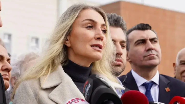 dilek-imamoglundan-kilicdaroglu-aciklamasi-videosunu-izleyemedim-icim-el-vermedi-drDspmP9