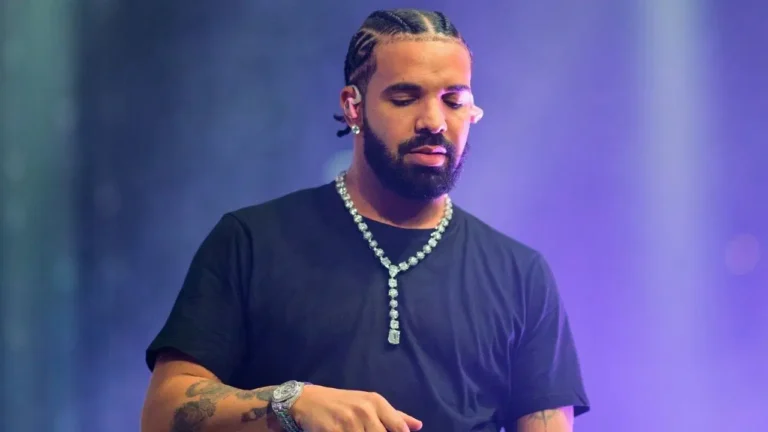 draketen-muzik-tarihinde-gorulmemis-hamle-ayni-anda-3-album-cikardi-rekorlari-altust-etti-nTqw2KHN-1