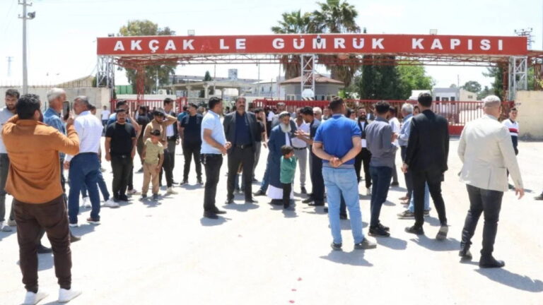 sanliurfa-valiligi-acikladi-suriyeye-pasaport-ile-giris-ve-cikis-islemleri-basliyor-OUEmc3nr