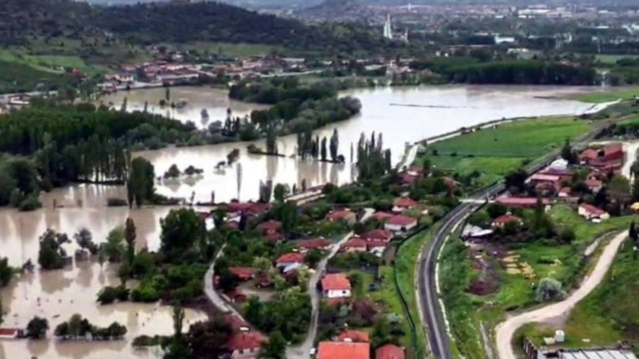 tokatta-baraj-alarmi-15-mahalle-ve-7-koy-icin-tahliye-karari-bvQebRrK