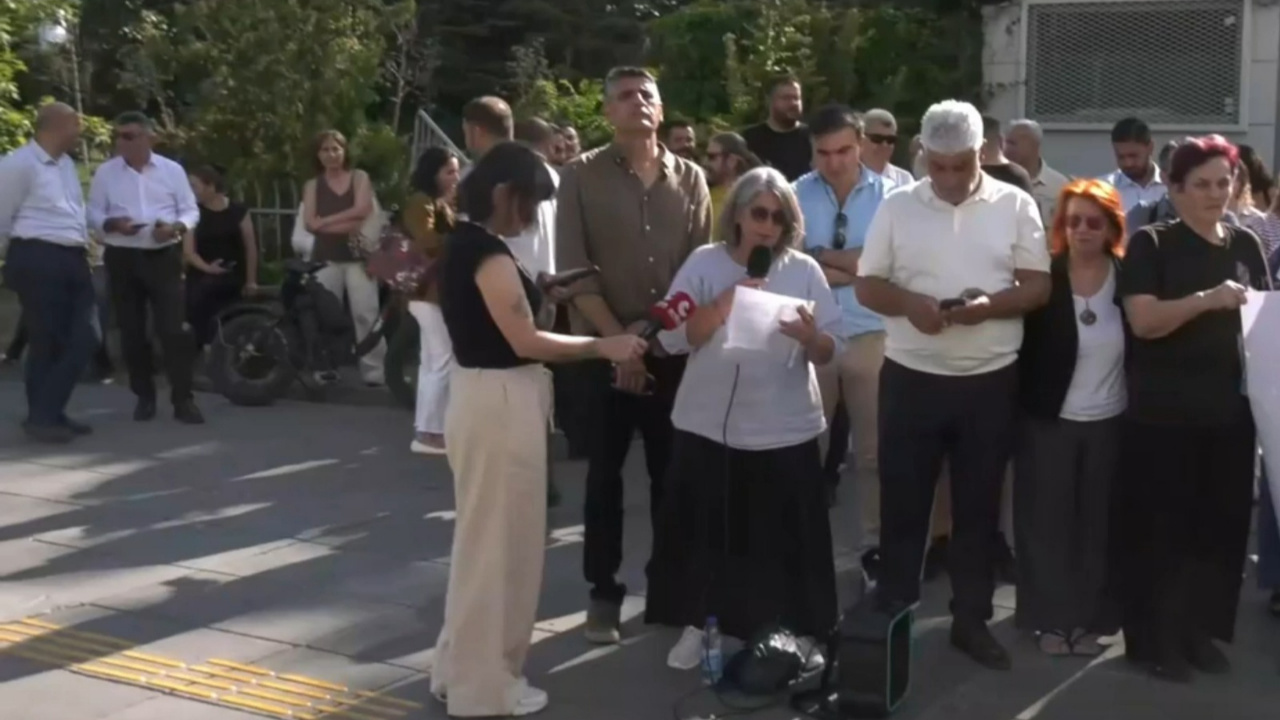 Keskten ankara adliyesi onunde dikkat ceken cagri 2NYJbpWE